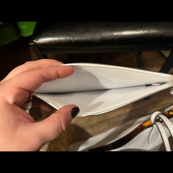 Kate Spade Reversible Bag - Picture 2 of 8